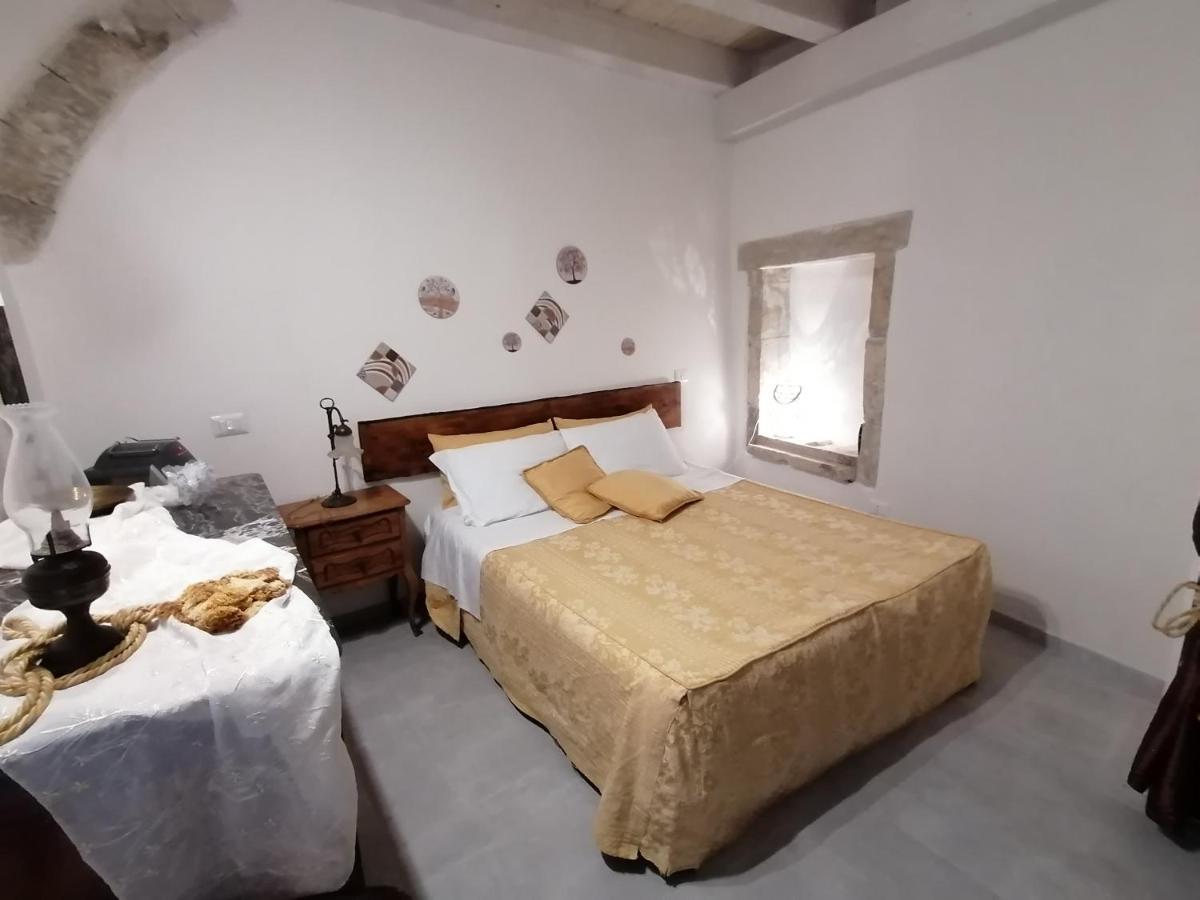 Il Cortiletto Di Via Minniti Syracuse Buitenkant foto